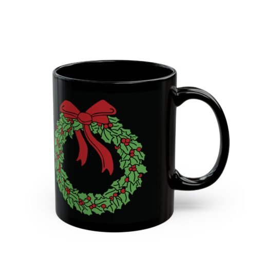 ☕ Holiday Wreath Black Mug – Classic Cheer in Every Sip - Image 4