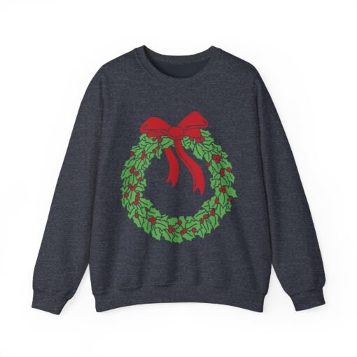 🎄 Holiday Wreath Unisex Sweatshirt – Cozy Up in Classic Christmas Style - Image 15