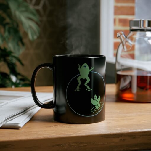 ☕🐸🌌 Reach for the Froggy Black Mug – Sip Like a Snack-Savvy Force User - Image 6