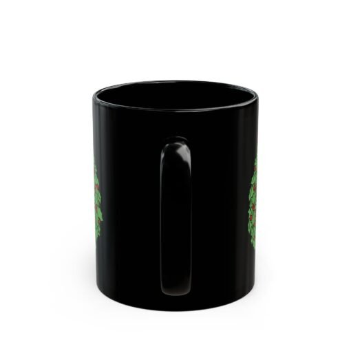 ☕ Holiday Wreath Black Mug – Classic Cheer in Every Sip - Image 5