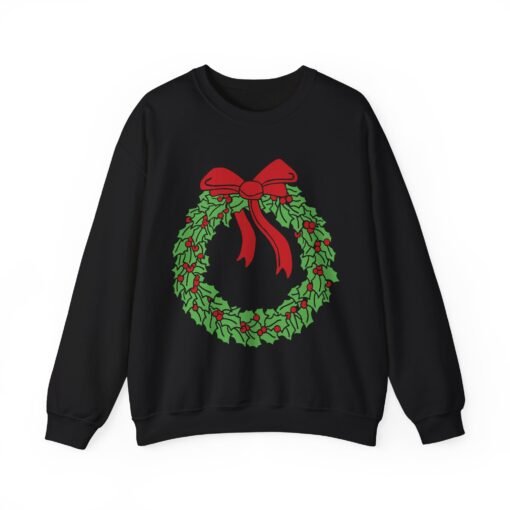 🎄 Holiday Wreath Unisex Sweatshirt – Cozy Up in Classic Christmas Style - Image 9